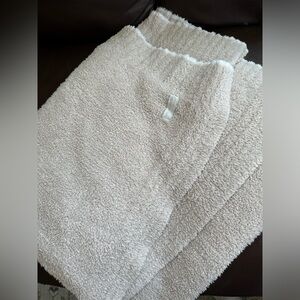 Barefoot dreams blanket